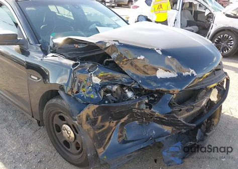 2015 Ford Police Interceptor z USA, uszkodzony, nr VIN 1FAHP2MKXFG144022